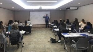 academia-hesiels-como-educar-ninos-hoy-miraflores-lima-peru-2021